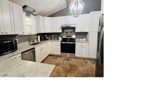 Family Getaway Near UT & Smoky Mountains.