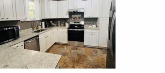 Family Getaway Near UT & Smoky Mountains.