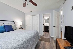 2 slaapkamers, een strijkplank/strijkijzer, gratis wifi, beddengoed