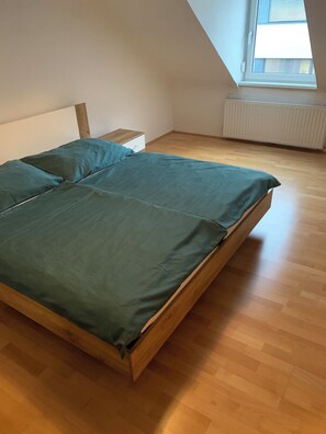 Bügeleisen/Bügelbrett, WLAN, Bettwäsche