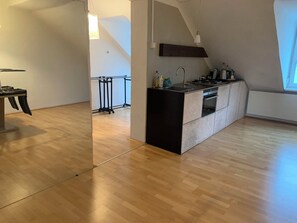Oven, stovetop, dishwasher - Romantic apartment in a quiet, central location next to Augarten Park (Graz)
