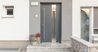 Modern Two Bedroom Apartment With Terrace And Garden