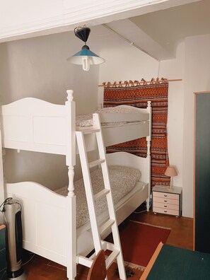 Room - Domaine de Montaud Friends & Family Holidays in the Heart of Provence (Châteauvert)