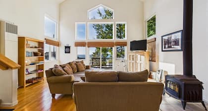 Ocean Song | Ocean View | Shelter Cove