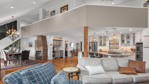 Smart TV - Peaceful Riverfront Retreat with Stunning Views (Mountain Home)