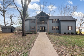 Exterior - Peaceful Riverfront Retreat with Stunning Views (Mountain Home)