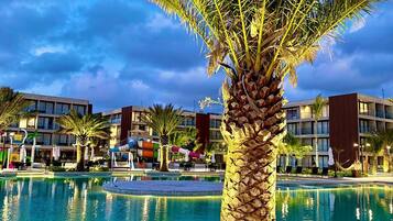 6 piscinas al aire libre