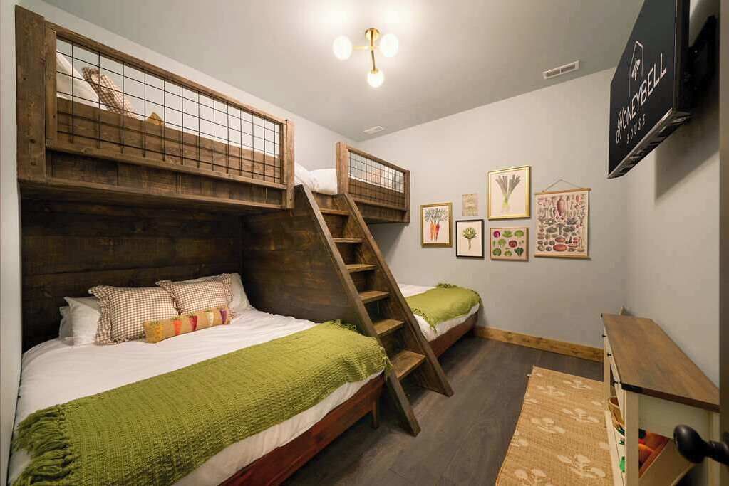 6 多间卧室、办公桌、熨斗/熨衣板、旅行婴儿床