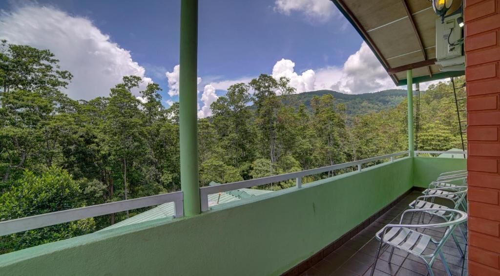 Deluxe Studio Suite, Balcony, Mountain View | Property grounds