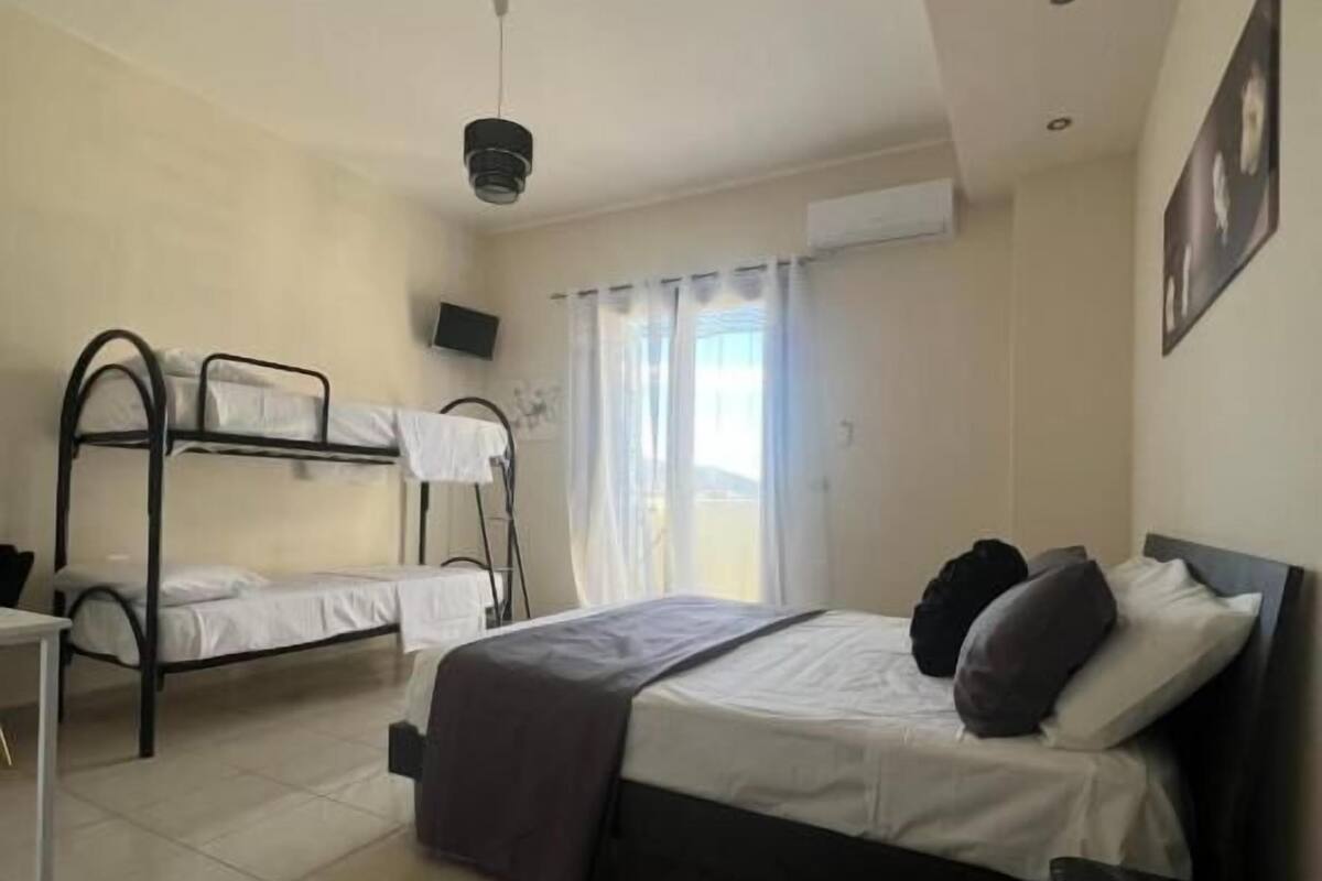 Luxury-Vierbettzimmer, Balkon, Stadtblick