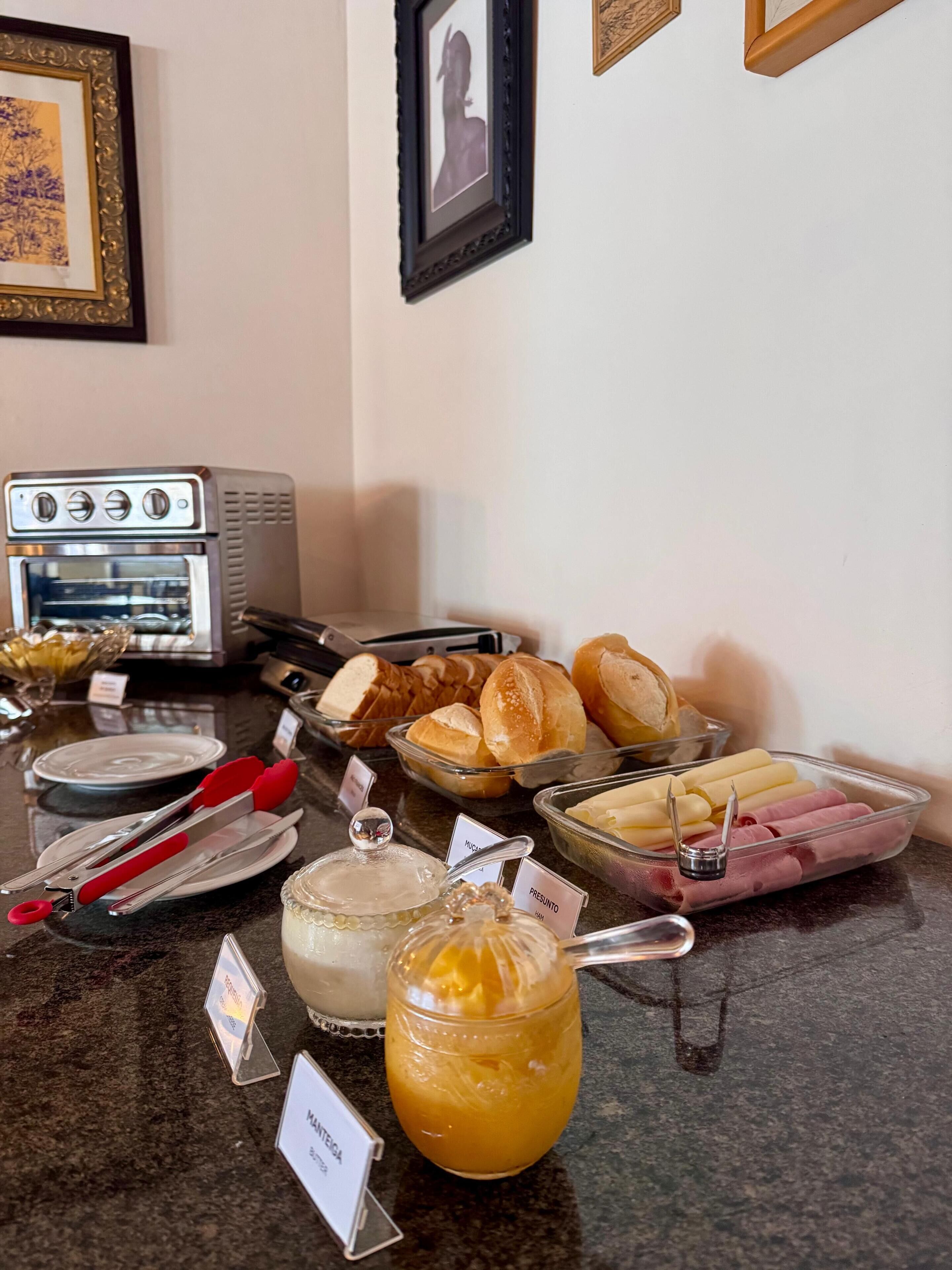 Café da manhã continental grátis todos os dias