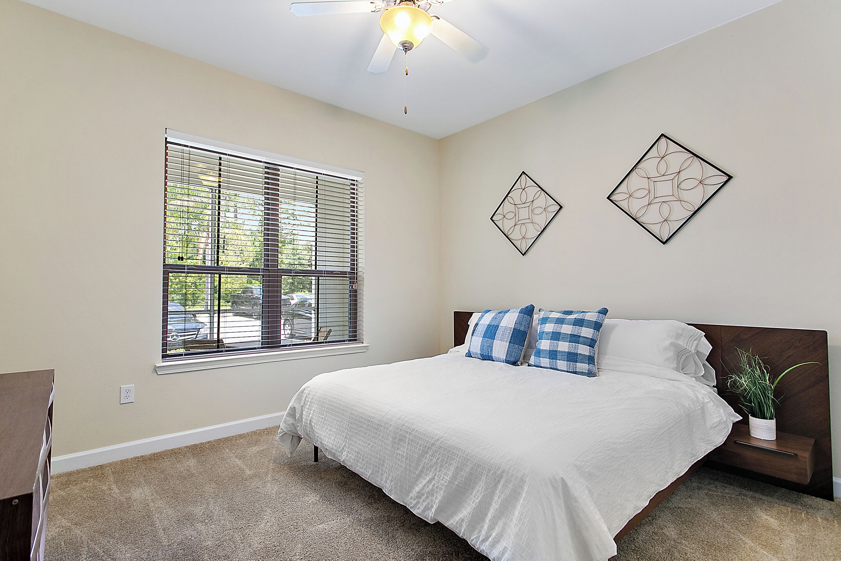 2 bedrooms, iron/ironing board, travel cot, free WiFi