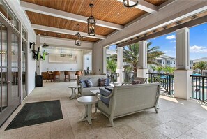 Outdoor dining - 1st Floor, 3-King Beds, Close to Baptist South, St. Aug, and Nocatee, Gym, Pool (Jacksonville)
