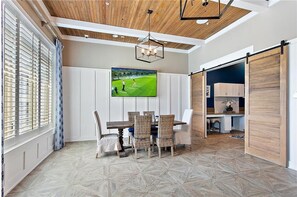 Dining - 1st Floor, 3-King Beds, Close to Baptist South, St. Aug, and Nocatee, Gym, Pool (Jacksonville)