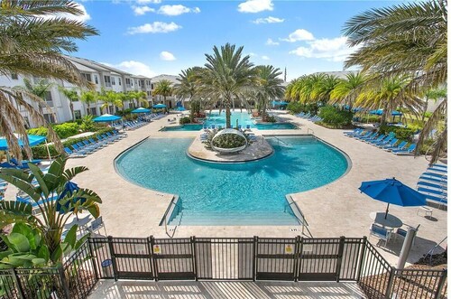 1st Floor, 3-King Beds, Baptist South, St. Aug, Nocatee, Gym, Pool, 70in SmartTV