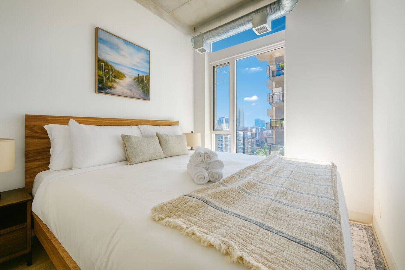 Iron/ironing board, WiFi, bed sheets