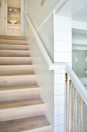 Interior - Exquisite Carpinteria Beach Cottage, Steps Away From The Beach (Carpinteria)