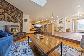 TV, fireplace, offices