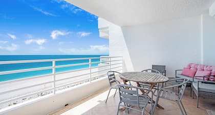 7th-Floor Beachfront Marco Island Condo with Panoramic Ocean & Sunset Views