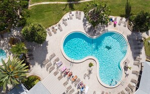 Outdoor pool, a heated pool - Tortuga Beach Club Weekly Rental Sleeps 6 Beach access Gulf Views, Golf Included (Sanibel)