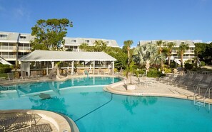 Outdoor pool, a heated pool - Tortuga Beach Club Weekly Rental Sleeps 6 Beach access Gulf Views, Golf Included (Sanibel)