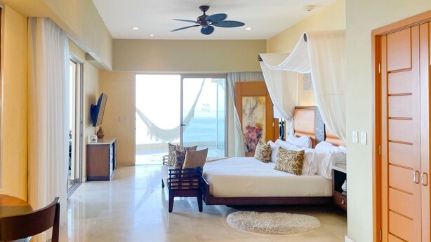 2 bedrooms, iron/ironing board, WiFi, bed sheets - Luxury and quality located in the heart of Banderas Bay, Puerto Vallarta (Puerto Vallarta)
