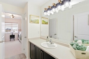 Dusche, Handtücher, Seife, Toilettenpapier