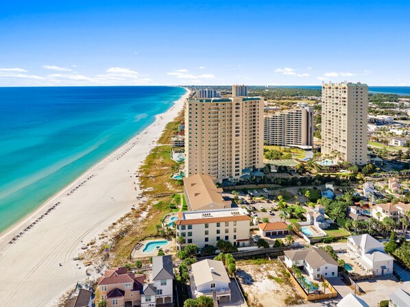 Exterior - Family Beach Escape + 50 Steps to Sand + Pool Oasis + 3 King Suites (Miramar Beach)