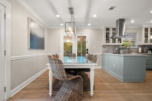 Dining - Family Beach Escape + 50 Steps to Sand + Pool Oasis + 3 King Suites (Miramar Beach)