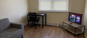 Private 1-bedroom on 2nd floor, own street entrance, convenient location