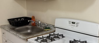 1-bedroom apartment, private entrance