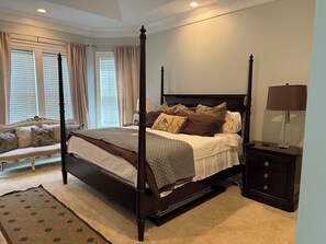 5 bedrooms, iron/ironing board, WiFi, bed sheets