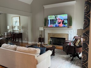 Smart TV, fireplace, ping pong