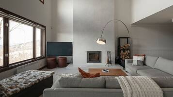 TV, fireplace, stereo