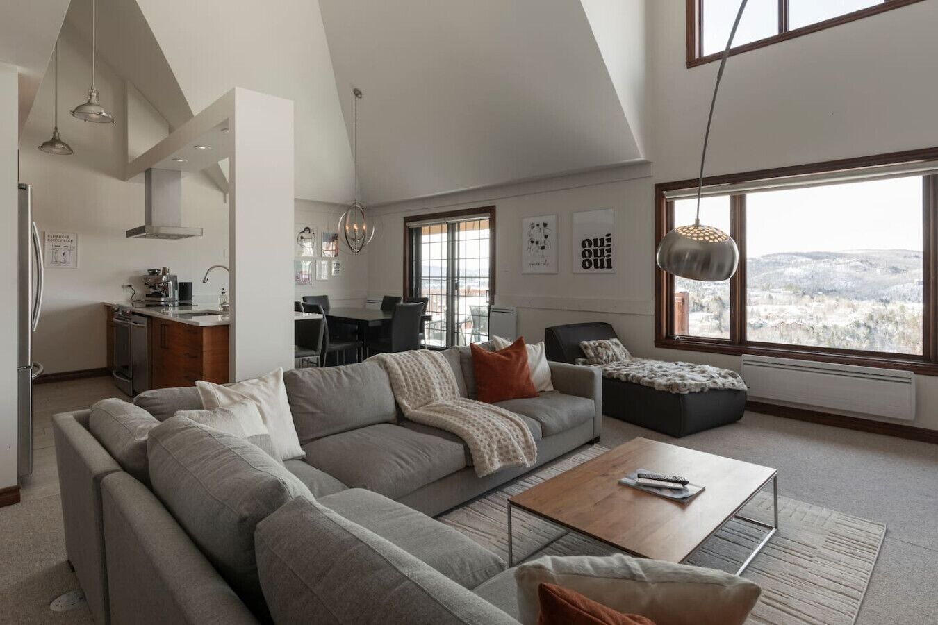 TV, fireplace, stereo