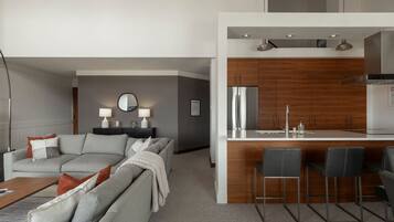 TV, fireplace, stereo