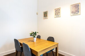 Dining - Bright & Modern Camden Flat (London)