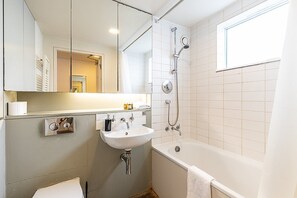 Hair dryer - Bright & Modern Camden Flat (London)