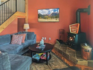 TV - McCall Loft Condo | Close to Pool, Lake, and Park! (McCall)