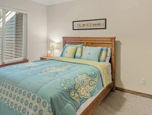 2 bedrooms, iron/ironing board, WiFi, bed sheets - McCall Loft Condo | Close to Pool, Lake, and Park! (McCall)