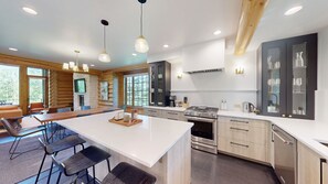 Micro-ondes, four, plaque de cuisson, lave-vaisselle