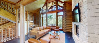 Modern cabin with private hot tub, mountain views, expansive deck & arcade game