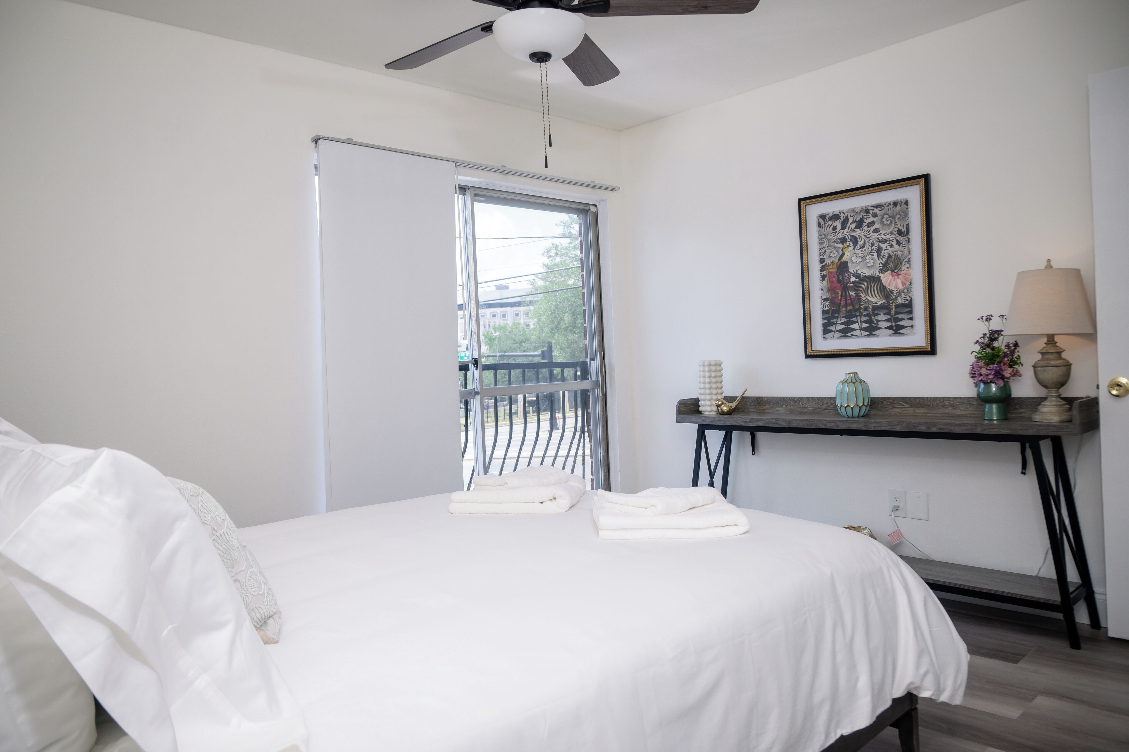 1 habitación, tabla de planchar con plancha, wifi y ropa de cama 