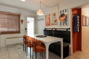 Dining - Waterfront | 15 min Tremblant • HotTub • Fireplace (Les Laurentides Regional County Municipality)