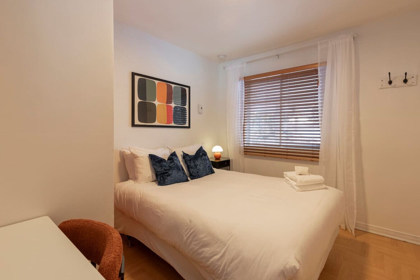 2 slaapkamers, een bureau, wifi, beddengoed