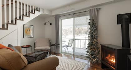 Waterfront | 15 min Tremblant • HotTub • Fireplace