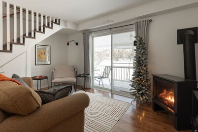 Waterfront | 15 min Tremblant • HotTub • Fireplace