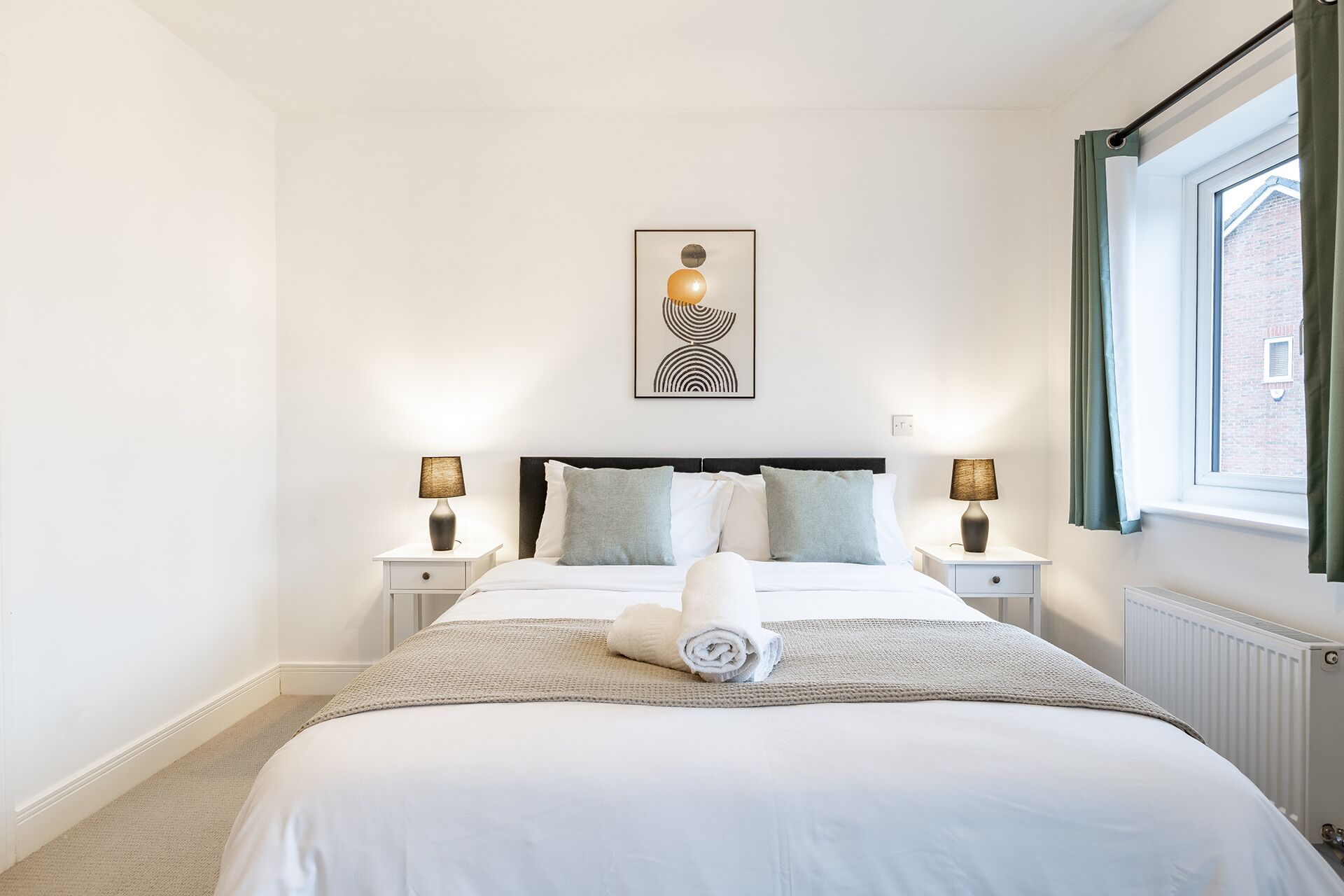 2 bedrooms, travel cot, free WiFi, bed sheets