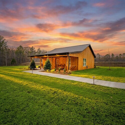 Cozy Cabin on Horse Ranch with experiences available!