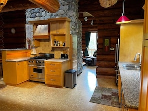 Fridge, microwave, oven, stovetop - Raven`s Roost - Rural Cabin Minutes from Golden (Golden)